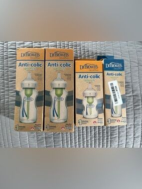 Dr. Brown's Anti-Colic Options+ Baby Bottle (Blue/Green)